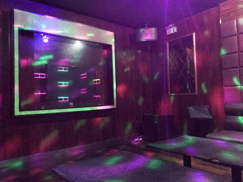 棒棒糖量贩式KTV(友谊大街店) 热门榜封面图