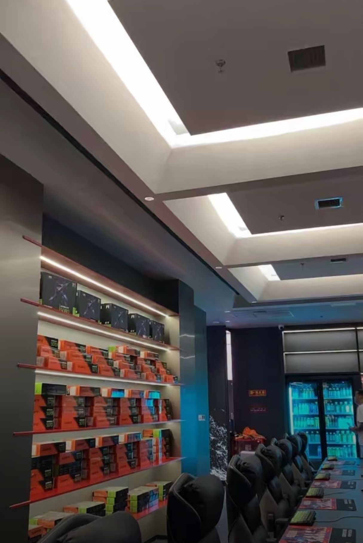 七麟电竞(加州店) - 网吧/网咖 - 重庆市重庆市两江新区龙溪街道加州花园C4幢2-1 图集预览 2