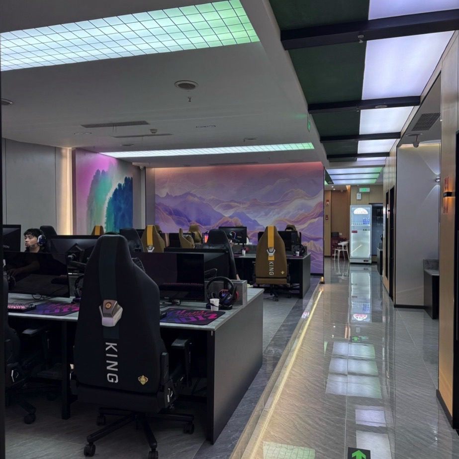 恒天电竞(图灵店) - 网吧/网咖 - 重庆市重庆市两江新区龙湖源著天街福泉路27号(体育公园地铁站4号口步行50米) 图集预览 2