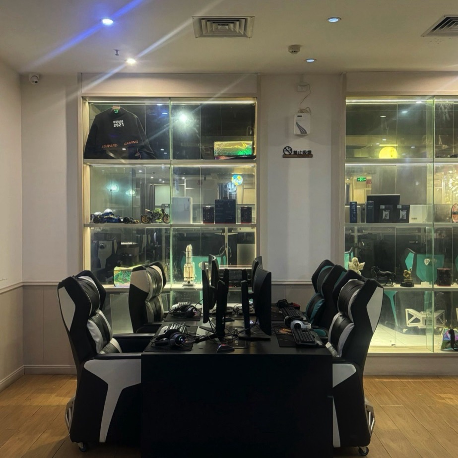 恒天电竞(图灵店) - 网吧/网咖 - 重庆市重庆市两江新区龙湖源著天街福泉路27号(体育公园地铁站4号口步行50米) 图集预览 3