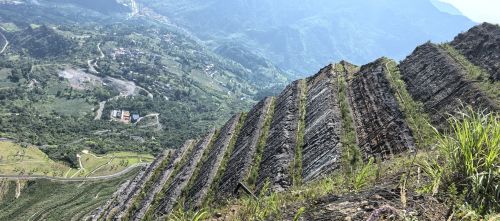 甑子岩 景点封面图
